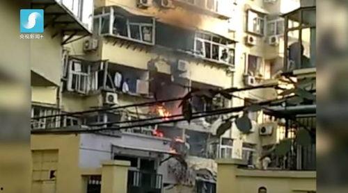 重庆八楼爆料事件视频播放,视频揭露惊人真相 第1张 重庆八楼爆料事件视频播放,视频揭露惊人真相 第1张